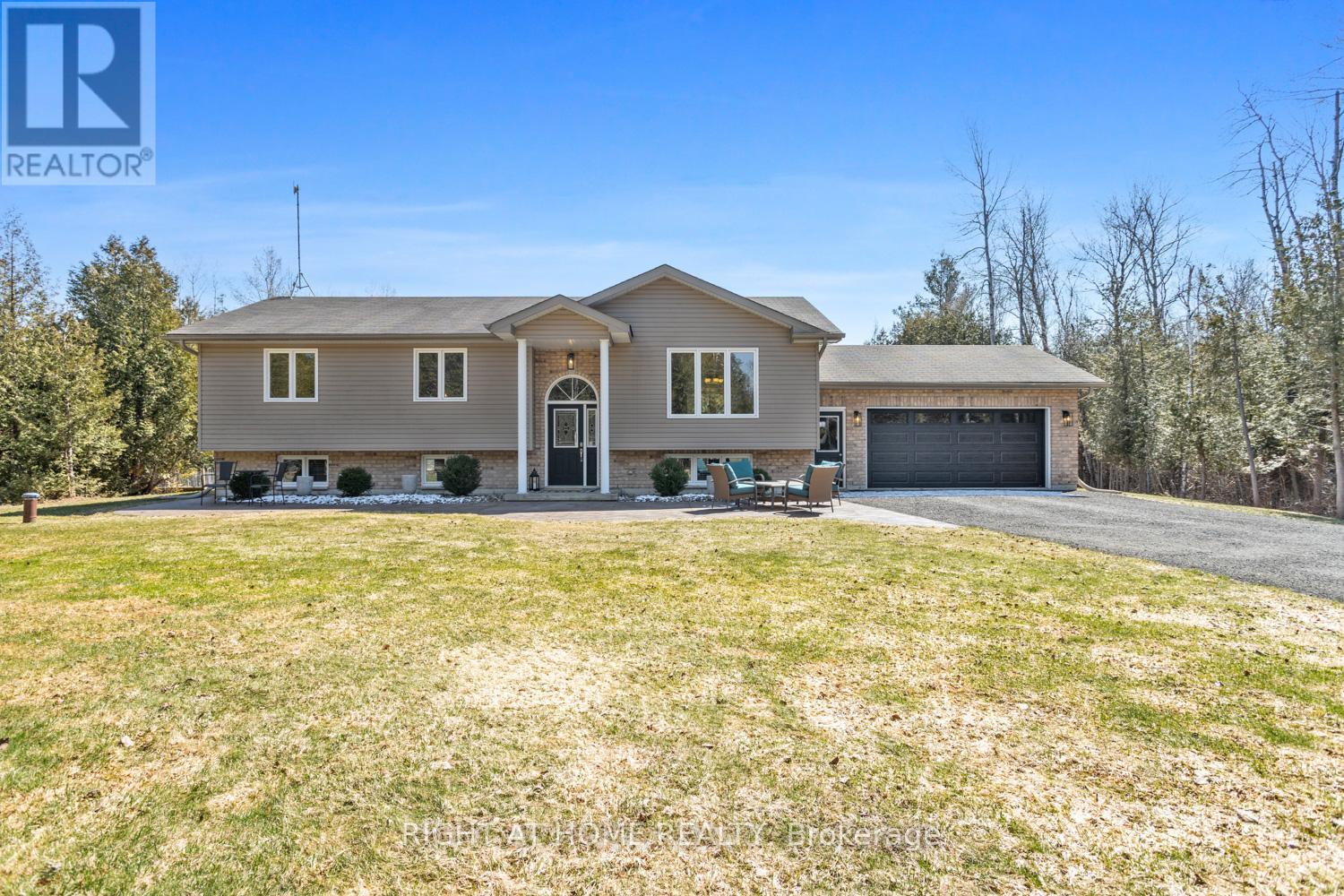 216 Mount Horeb Road, Kawartha Lakes (Ops), Ontario  K9V 4R4 - Photo 2 - X12986712