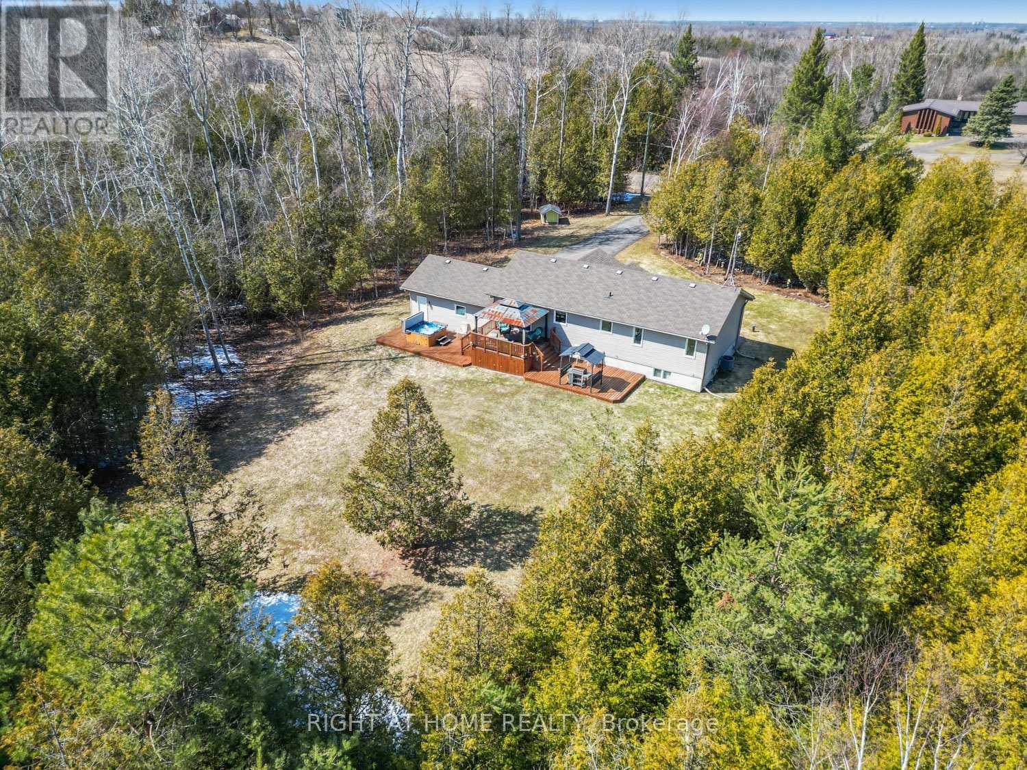 216 Mount Horeb Road, Kawartha Lakes (Ops), Ontario  K9V 4R4 - Photo 5 - X12986712