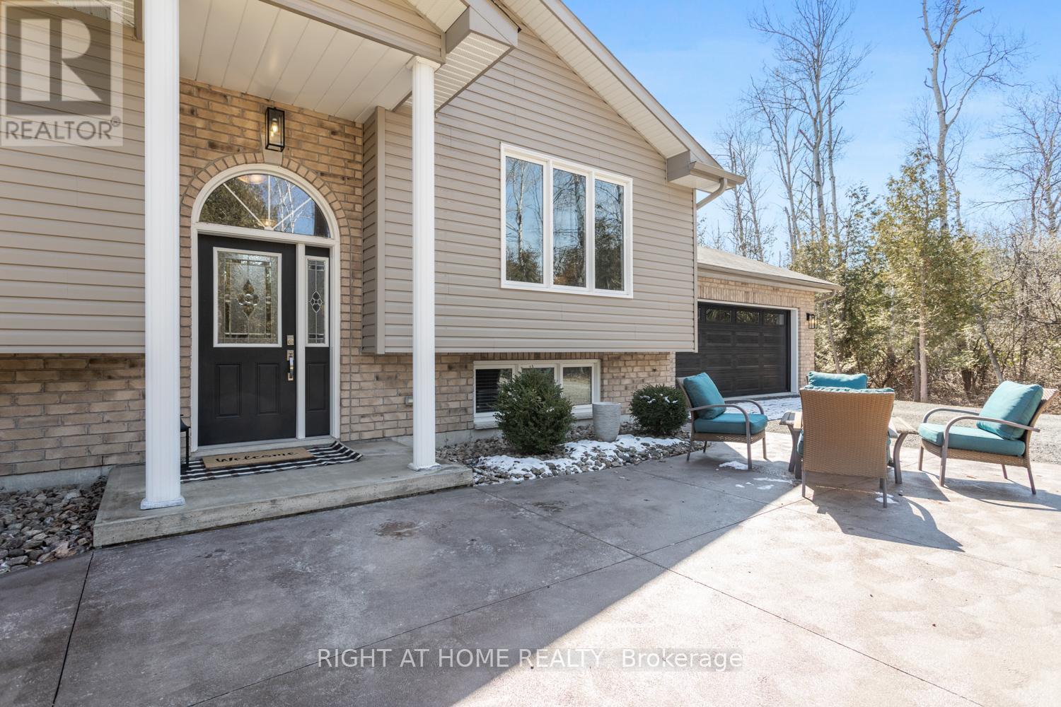 216 Mount Horeb Road, Kawartha Lakes (Ops), Ontario  K9V 4R4 - Photo 6 - X12986712
