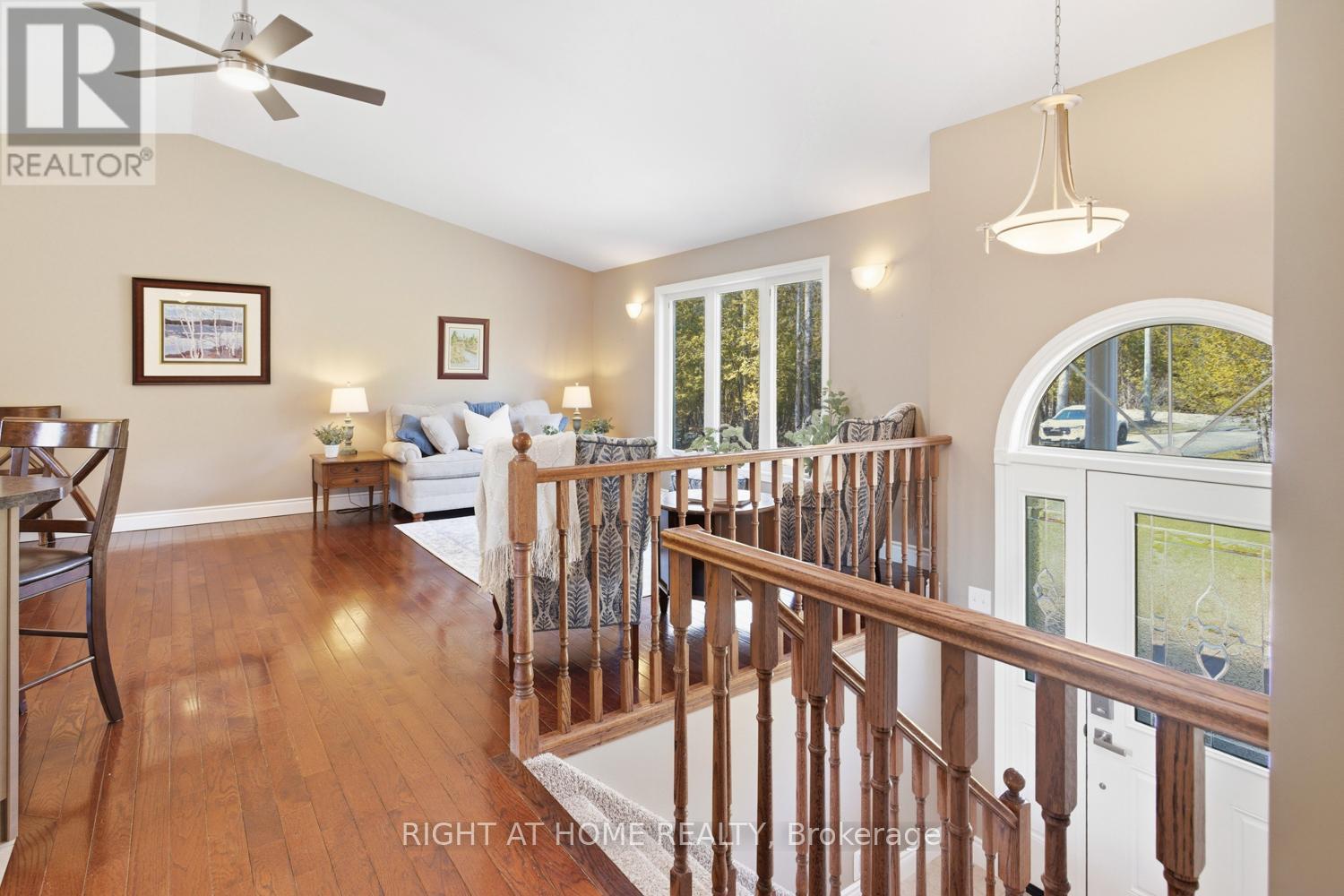 216 Mount Horeb Road, Kawartha Lakes (Ops), Ontario  K9V 4R4 - Photo 8 - X12986712