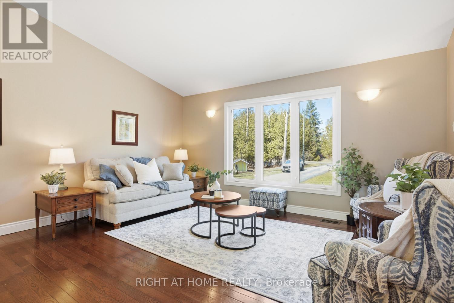 216 Mount Horeb Road, Kawartha Lakes (Ops), Ontario  K9V 4R4 - Photo 9 - X12986712