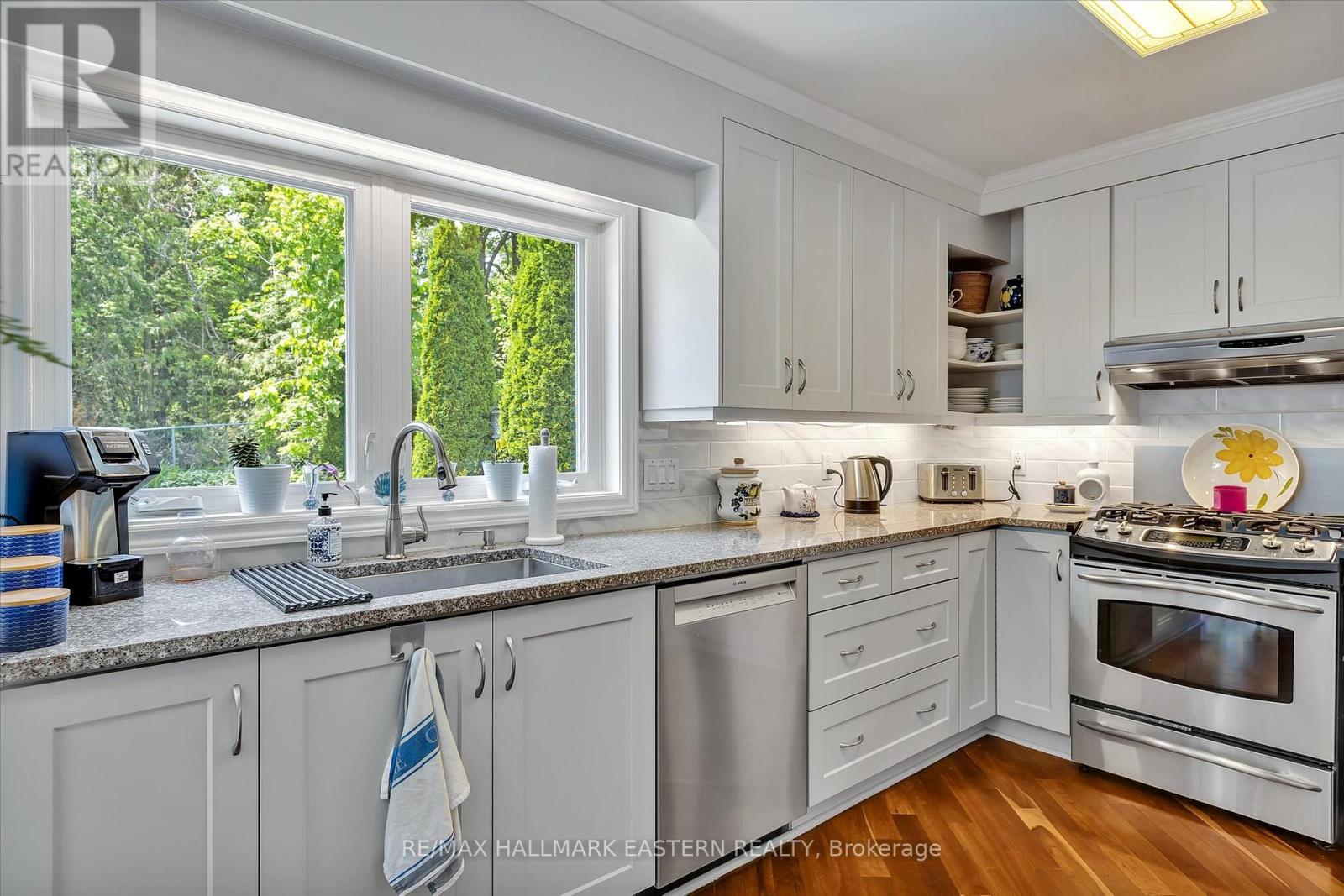 959 Golfview Road, Peterborough (Otonabee Ward 1), Ontario  K9J 7W2 - Photo 6 - X12986732