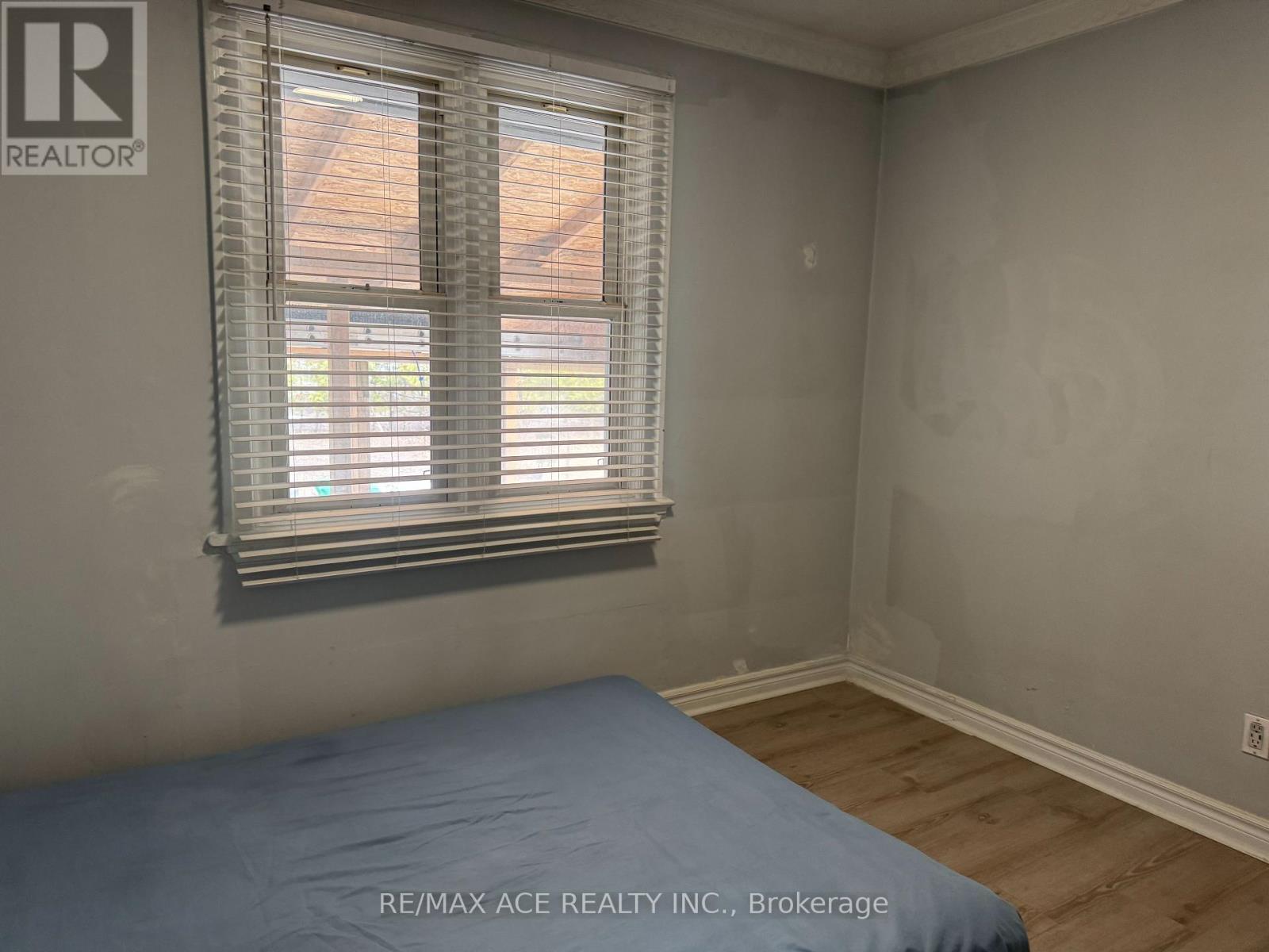 92 Ware Street, Peterborough (Town Ward 3), Ontario  K9J 2B7 - Photo 11 - X12986726