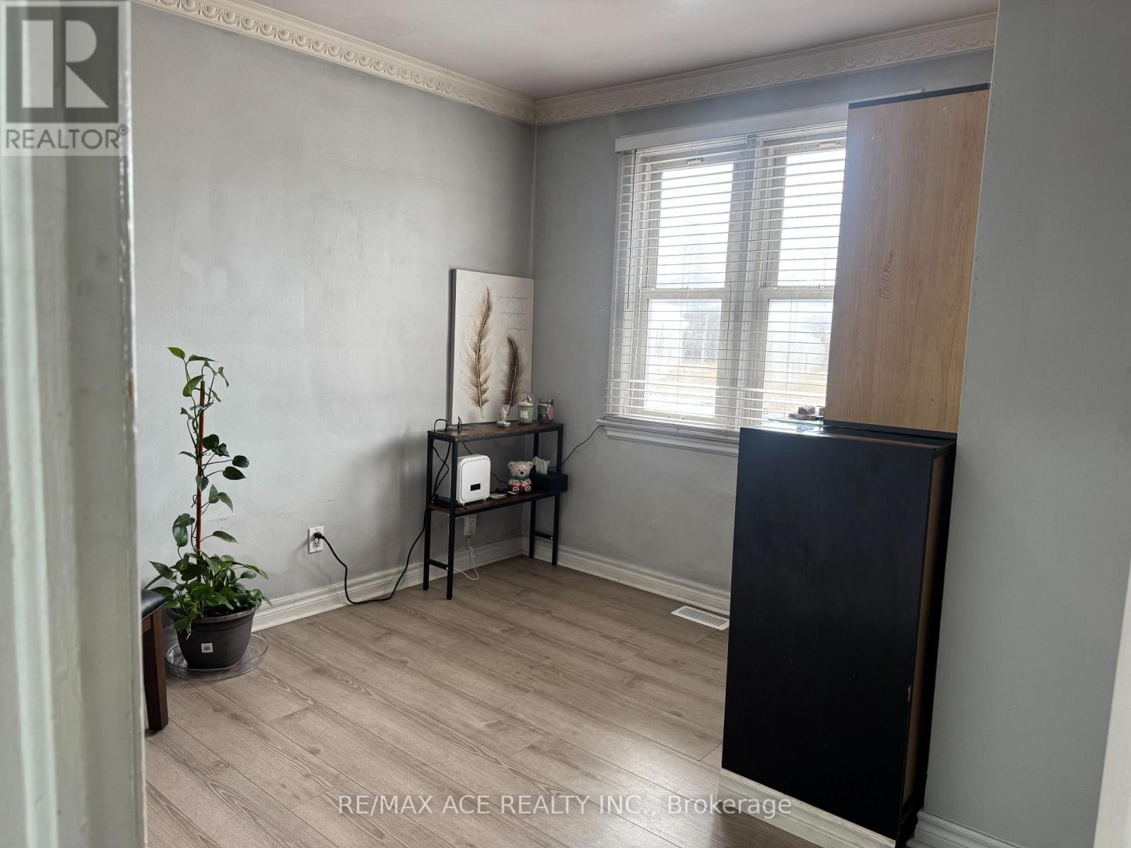 92 Ware Street, Peterborough (Town Ward 3), Ontario  K9J 2B7 - Photo 15 - X12986726