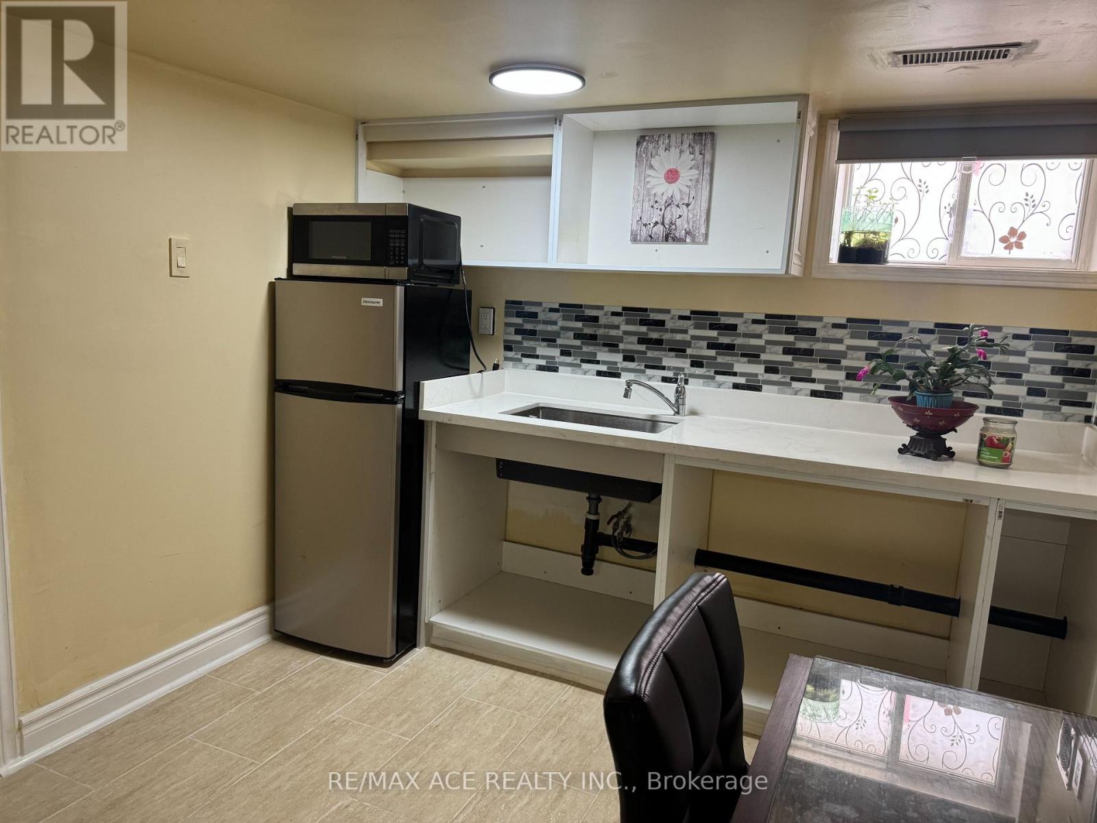 92 Ware Street, Peterborough (Town Ward 3), Ontario  K9J 2B7 - Photo 25 - X12986726