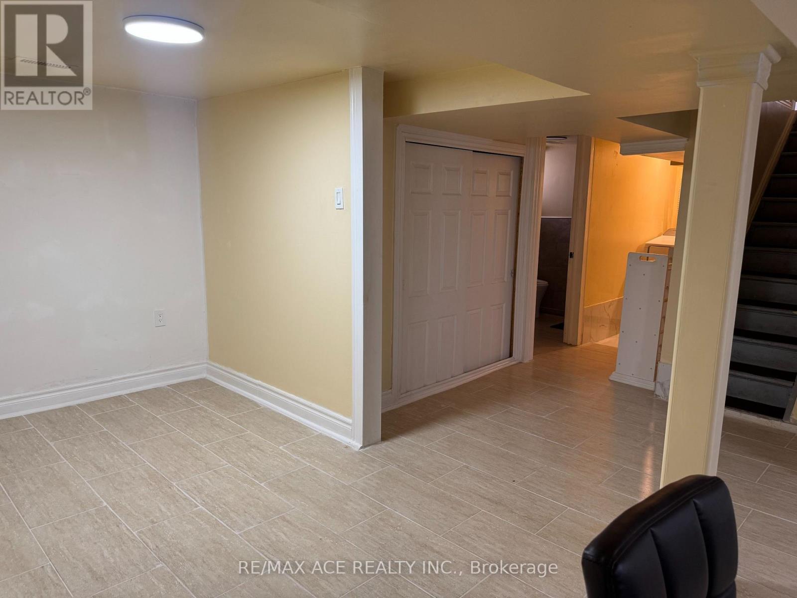 92 Ware Street, Peterborough (Town Ward 3), Ontario  K9J 2B7 - Photo 26 - X12986726