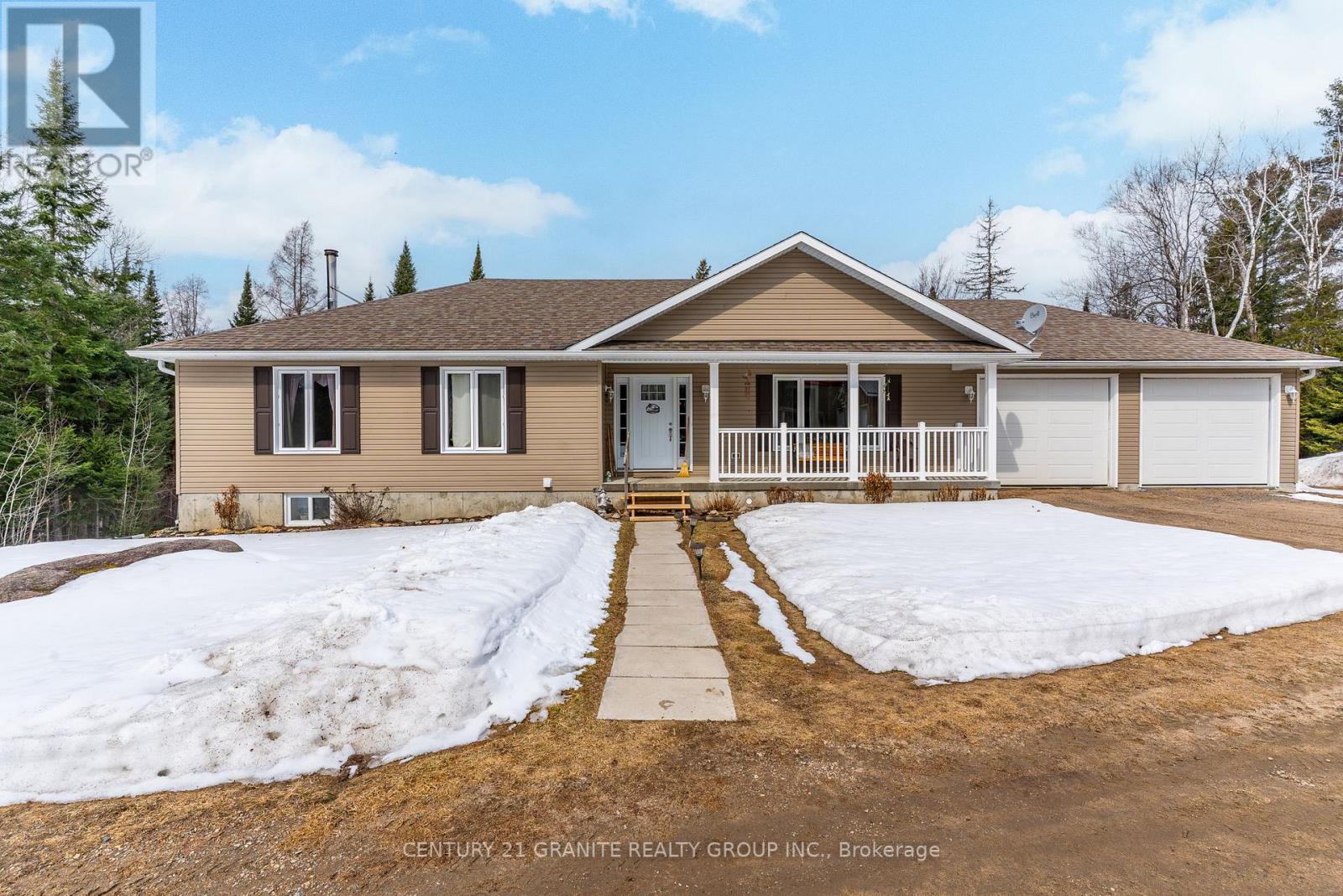 818 Williams Lake Road, Hastings Highlands (Mcclure Ward), Ontario  K0L 1C0 - Photo 2 - X12986806