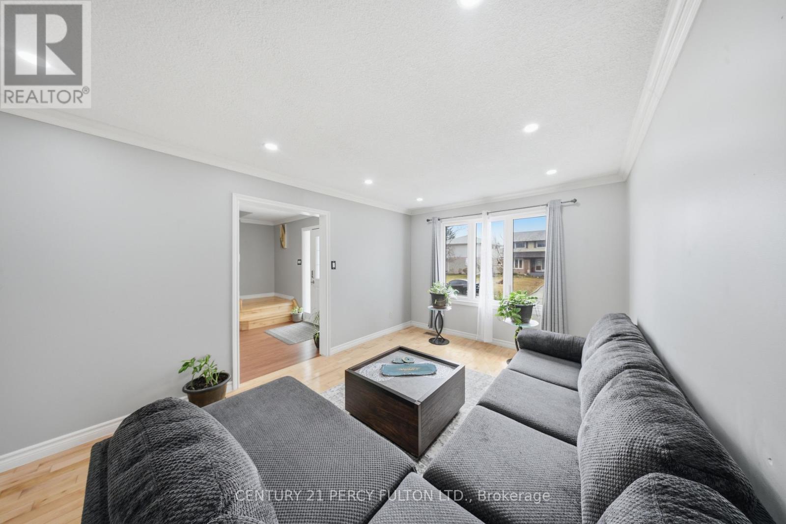 1853 Mapleridge Drive, Peterborough (Monaghan Ward 2), Ontario  K9K 1R1 - Photo 10 - X12988072