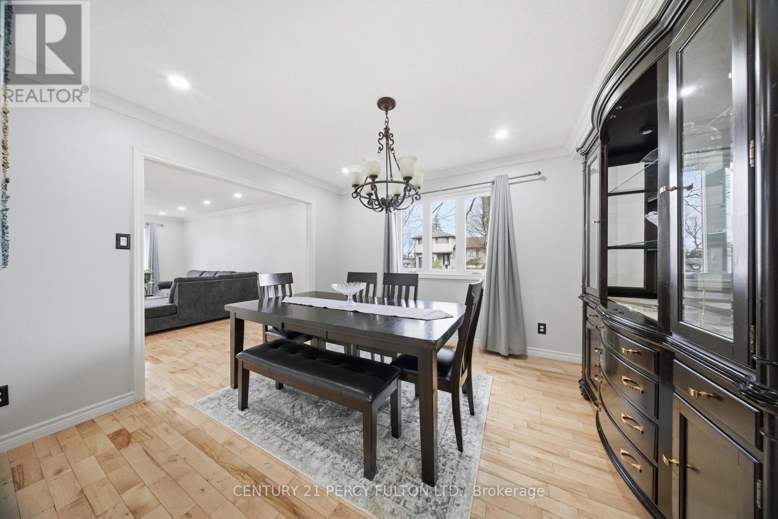 1853 Mapleridge Drive, Peterborough (Monaghan Ward 2), Ontario  K9K 1R1 - Photo 12 - X12988072