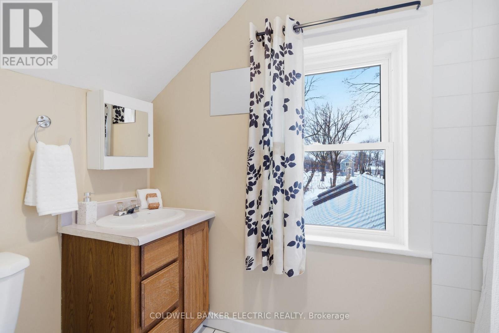 607 Armour Road, Peterborough (Ashburnham Ward 4), Ontario  K9H 1Z3 - Photo 17 - X12989038