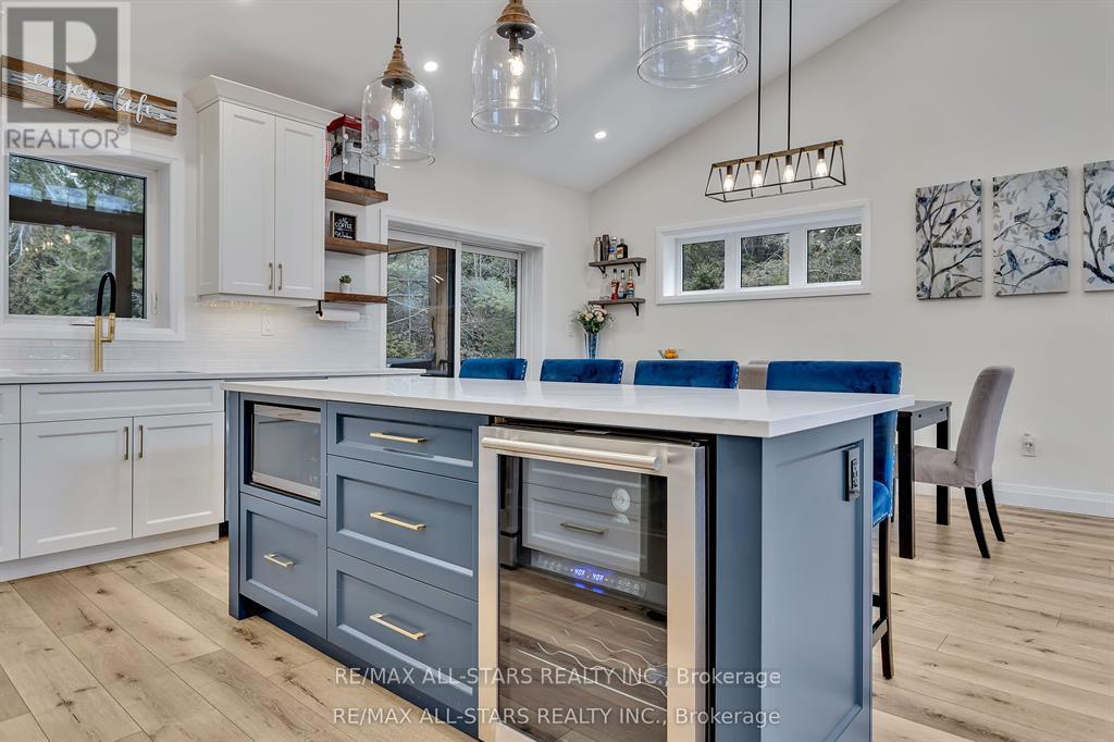 552 County Road 40, Douro-Dummer, Ontario  K0L 2V0 - Photo 10 - X12989064