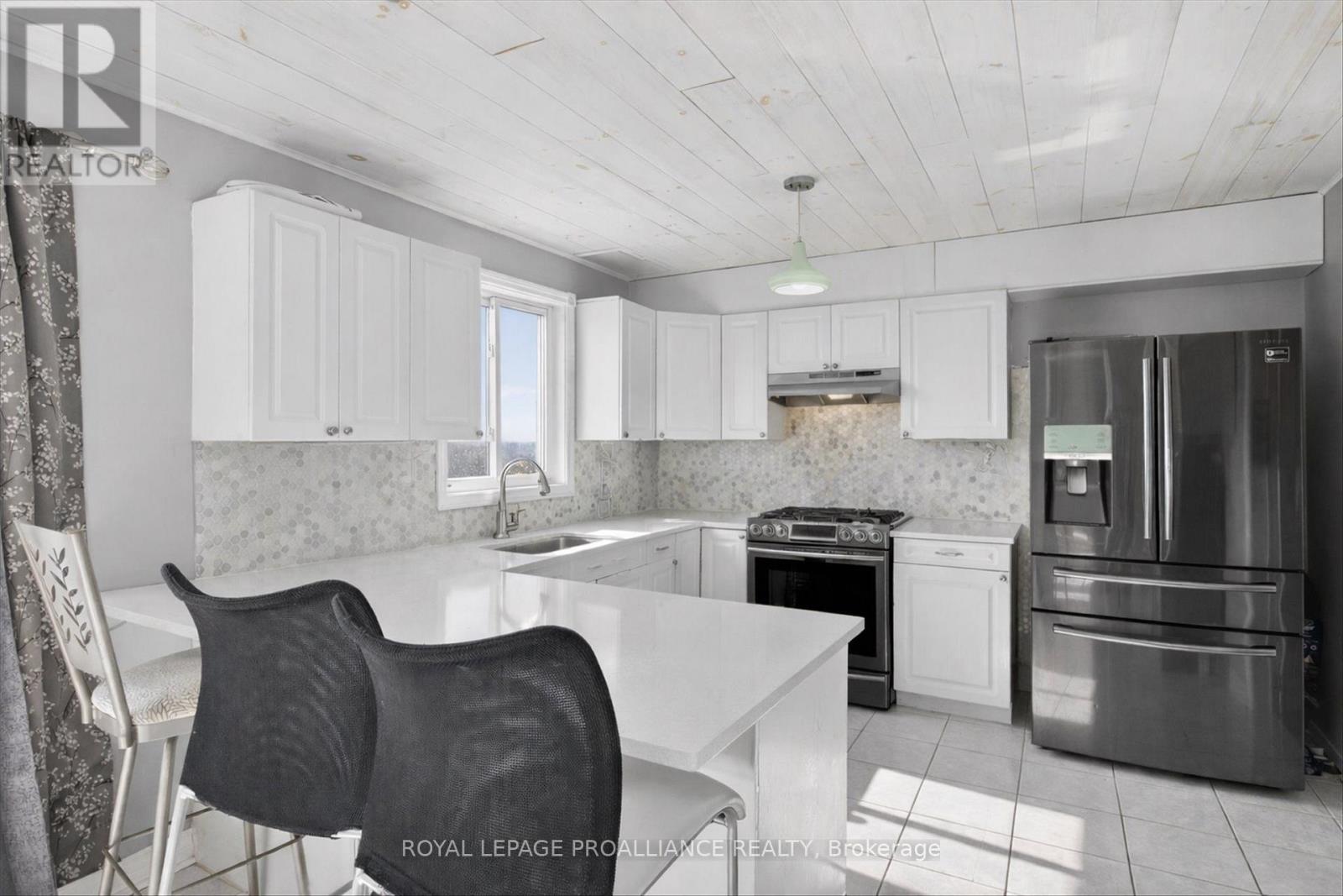 1539 Cherryhill Road, Peterborough (Monaghan Ward 2), Ontario  K9K 1A7 - Photo 11 - X12989544