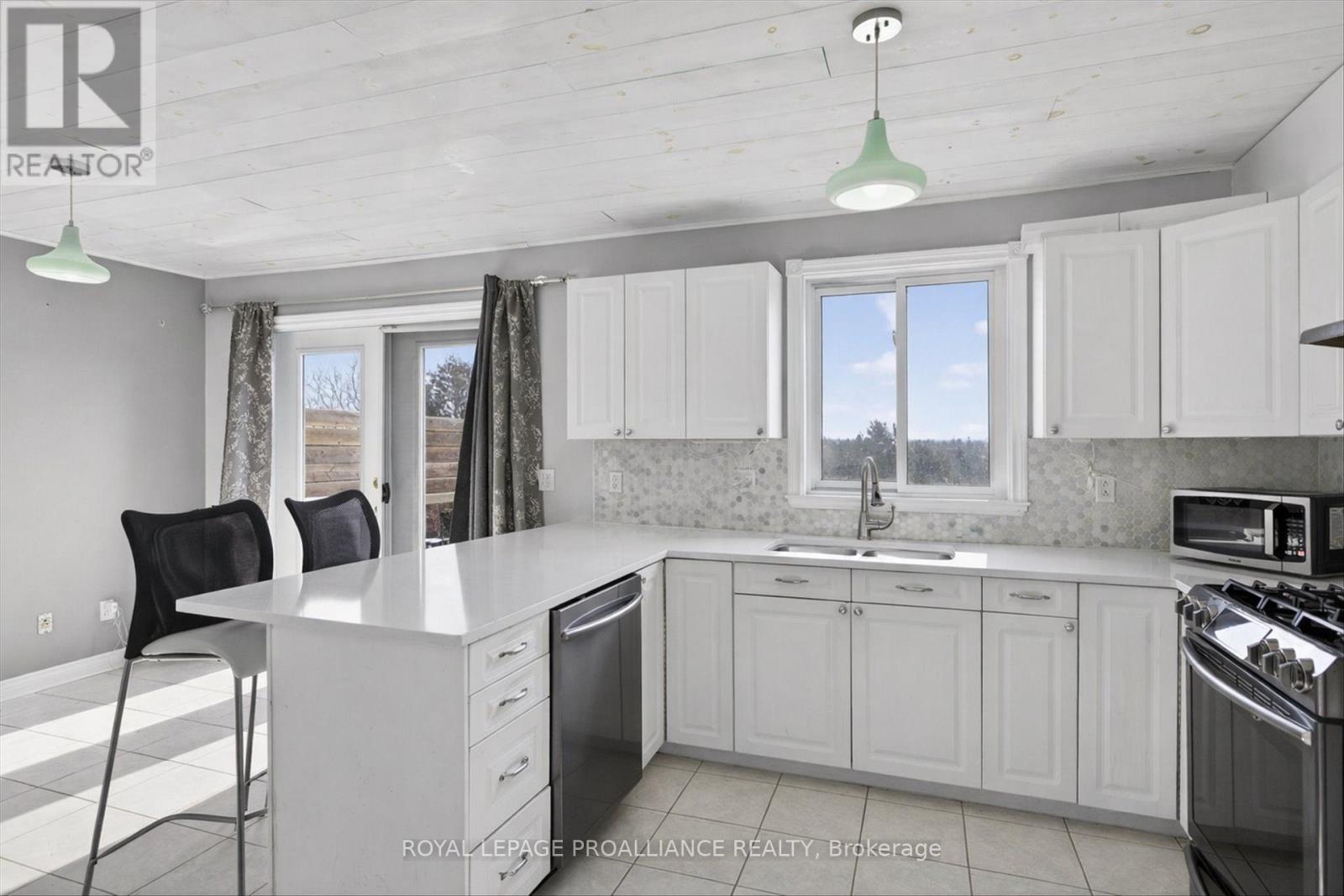 1539 Cherryhill Road, Peterborough (Monaghan Ward 2), Ontario  K9K 1A7 - Photo 13 - X12989544