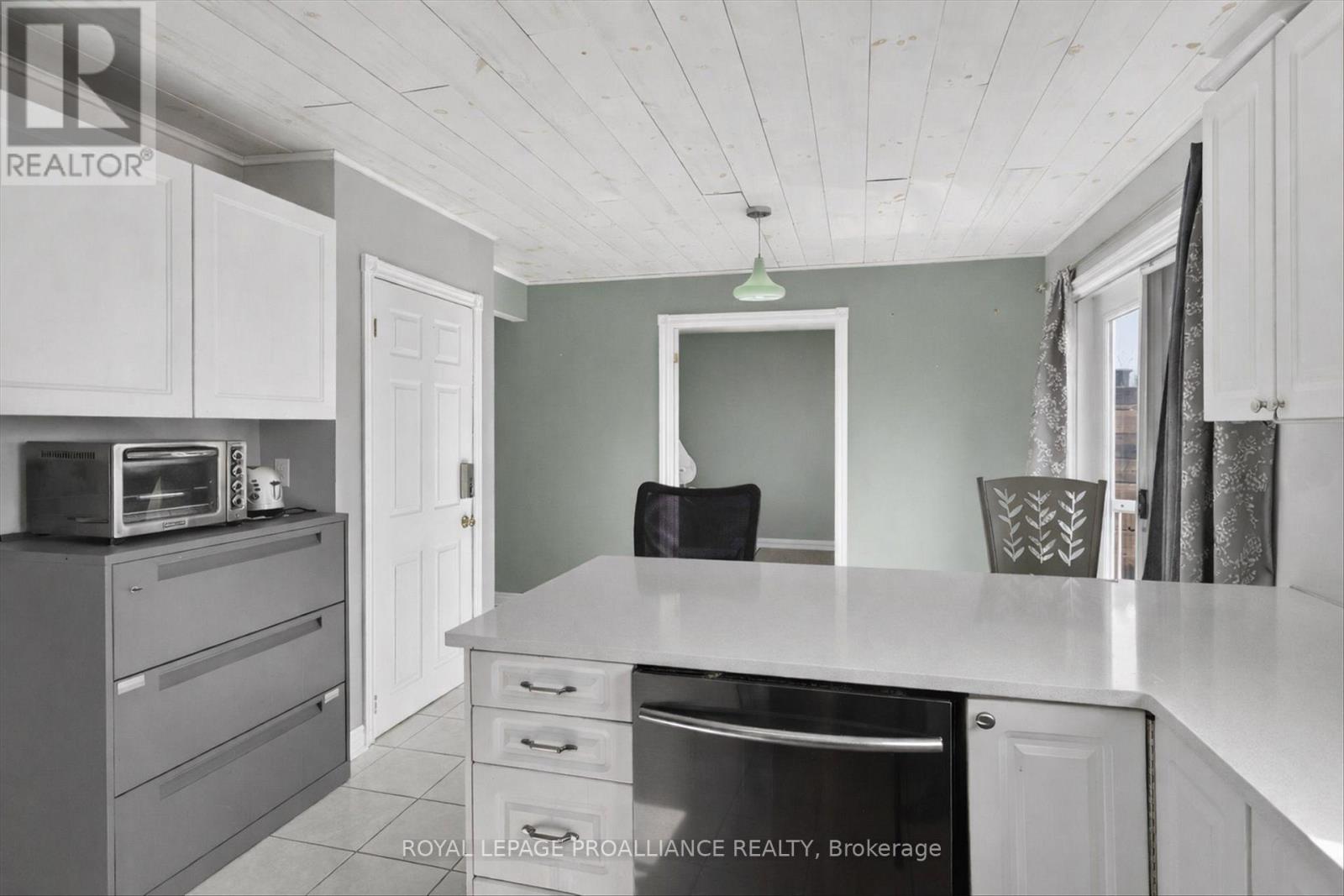 1539 Cherryhill Road, Peterborough (Monaghan Ward 2), Ontario  K9K 1A7 - Photo 16 - X12989544