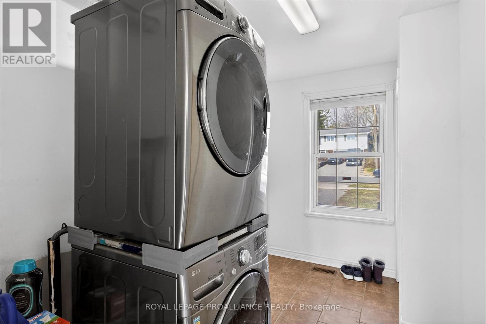 1539 Cherryhill Road, Peterborough (Monaghan Ward 2), Ontario  K9K 1A7 - Photo 20 - X12989544