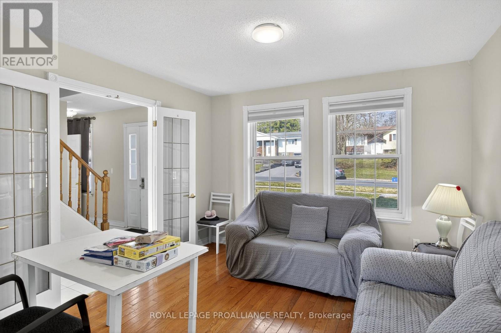 1539 Cherryhill Road, Peterborough (Monaghan Ward 2), Ontario  K9K 1A7 - Photo 5 - X12989544