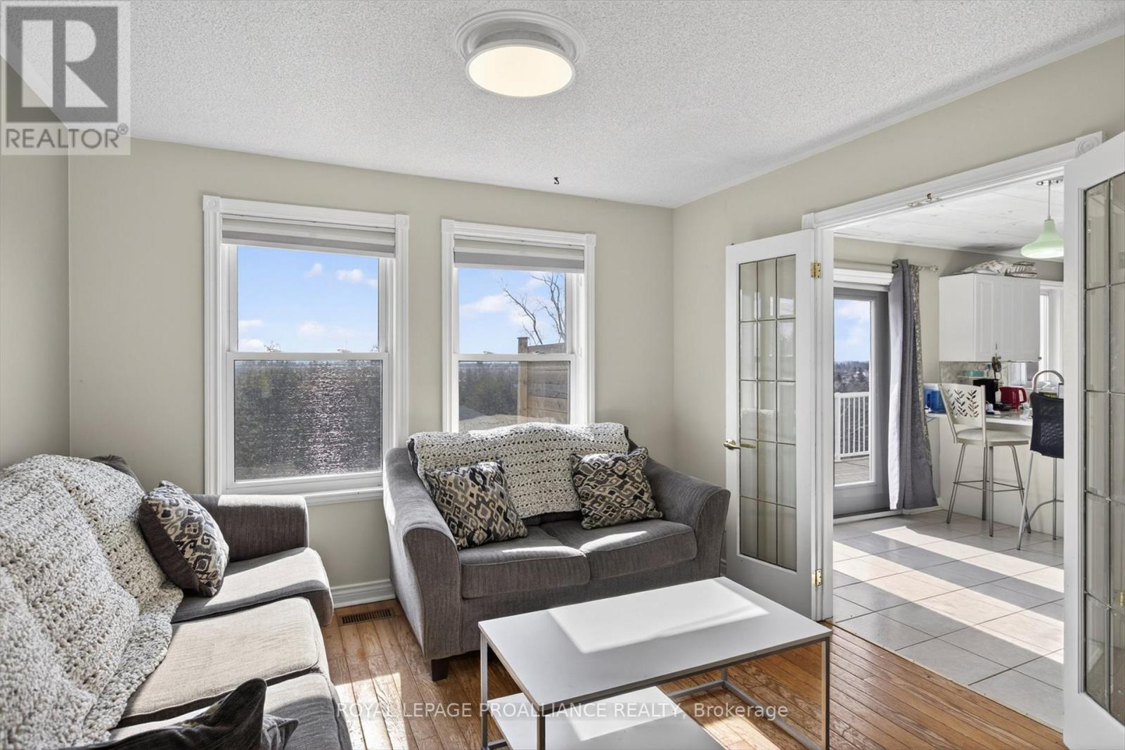 1539 Cherryhill Road, Peterborough (Monaghan Ward 2), Ontario  K9K 1A7 - Photo 8 - X12989544