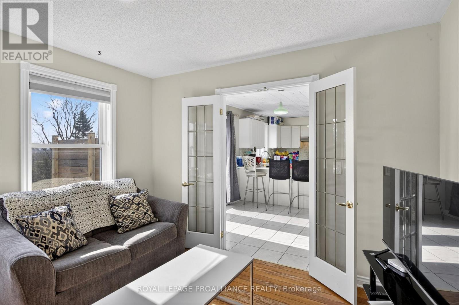 1539 Cherryhill Road, Peterborough (Monaghan Ward 2), Ontario  K9K 1A7 - Photo 9 - X12989544