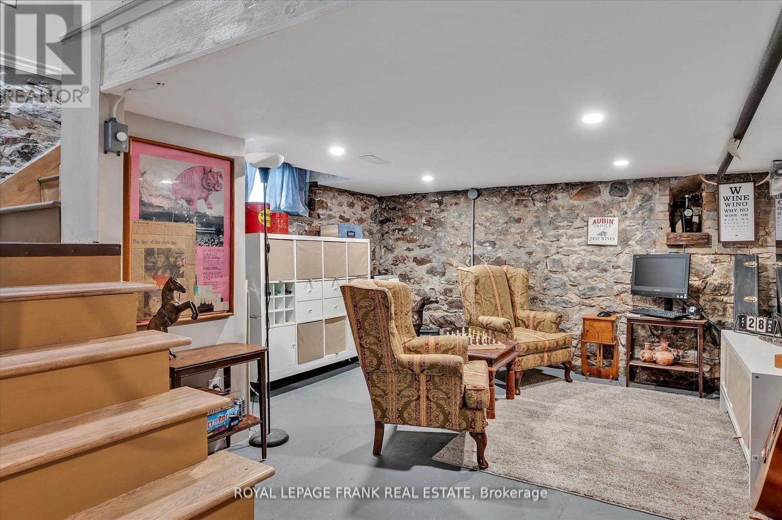 46 Sophia Street, Peterborough (Ashburnham Ward 4), Ontario  K9H 1E1 - Photo 41 - X12989548