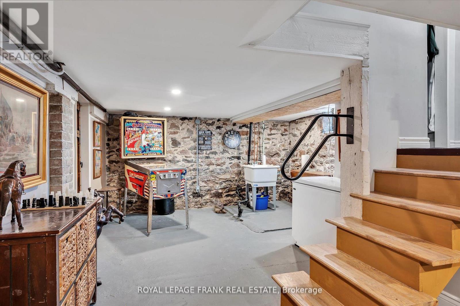 46 Sophia Street, Peterborough (Ashburnham Ward 4), Ontario  K9H 1E1 - Photo 43 - X12989548