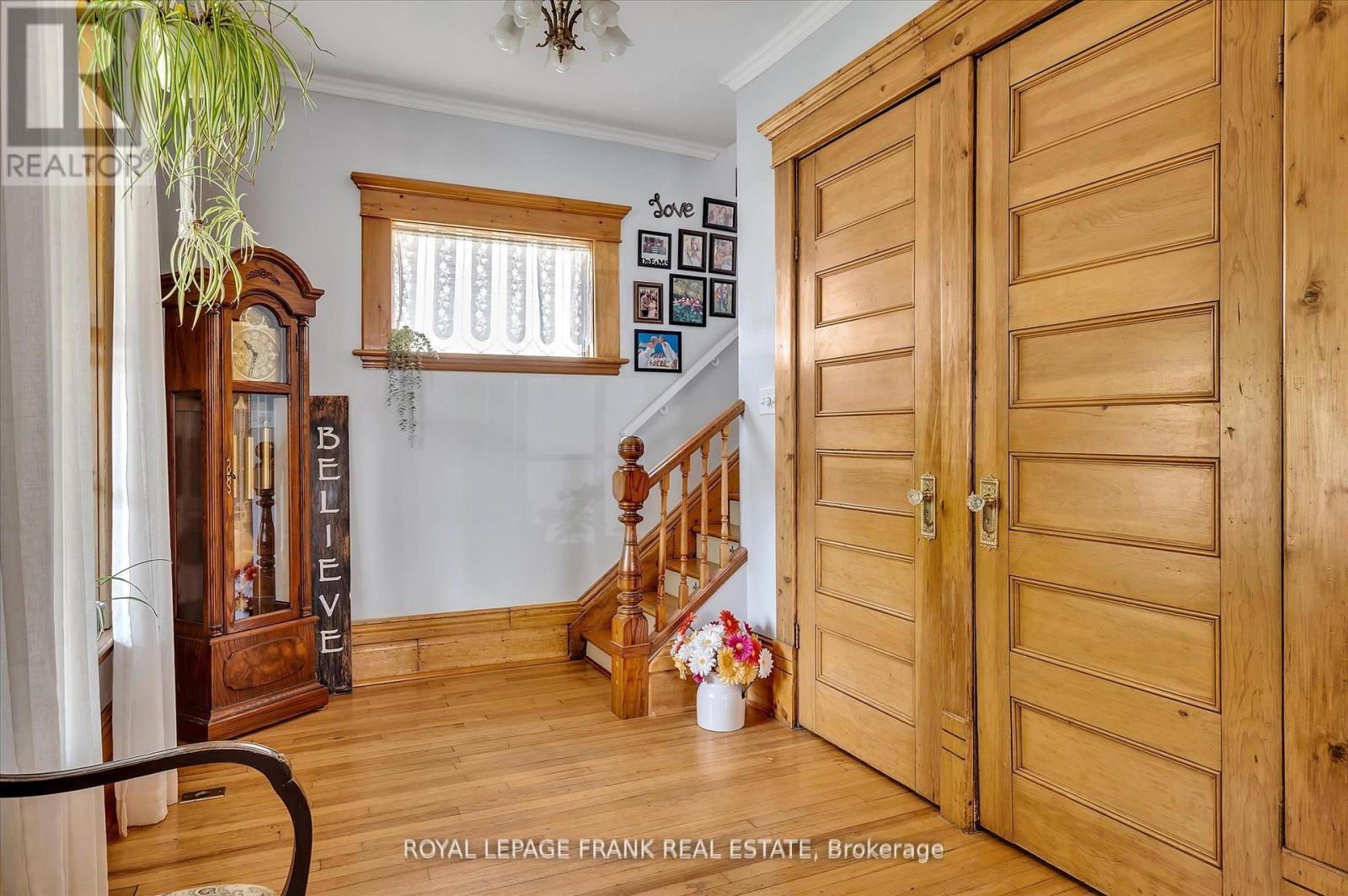 46 Sophia Street, Peterborough (Ashburnham Ward 4), Ontario  K9H 1E1 - Photo 5 - X12989548