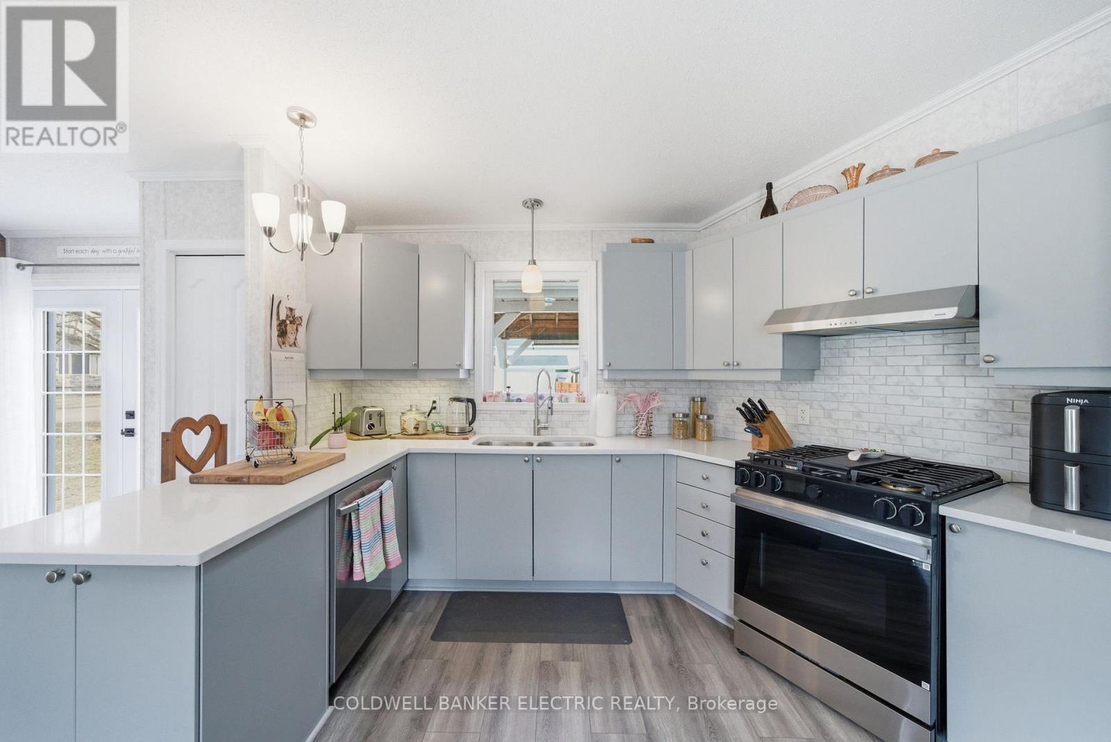 7 Homewood Avenue, Kawartha Lakes (Fenelon), Ontario  K9V 0H5 - Photo 5 - X12989826