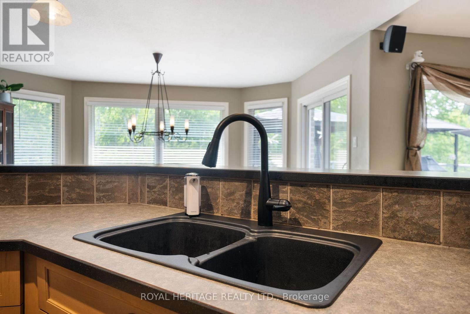 141 Shanagarry Drive, Selwyn, Ontario  K0L 1T0 - Photo 16 - X12989850