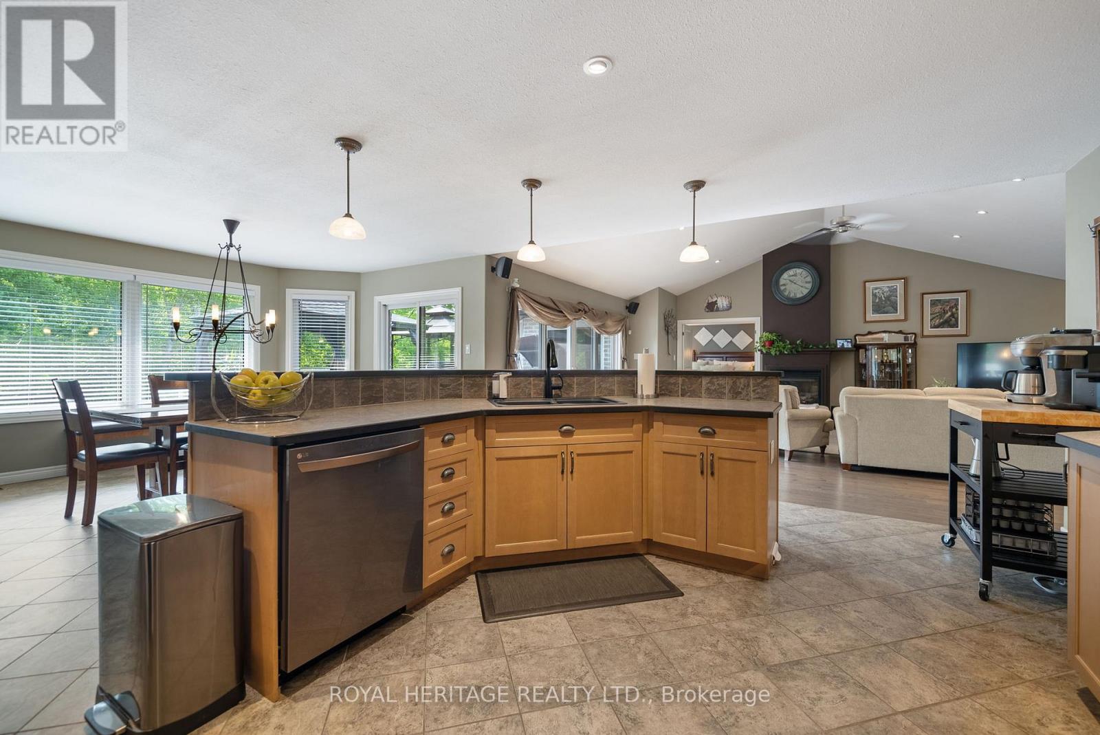 141 Shanagarry Drive, Selwyn, Ontario  K0L 1T0 - Photo 17 - X12989850