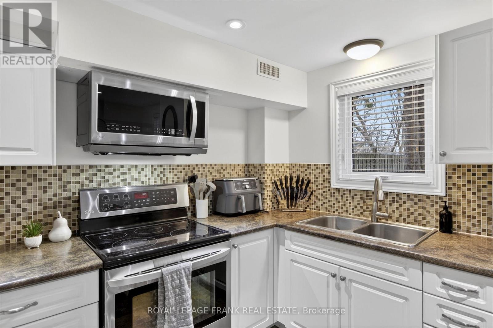 113 Princess Street, Peterborough (Town Ward 3), Ontario  K9J 2A8 - Photo 15 - X12990314