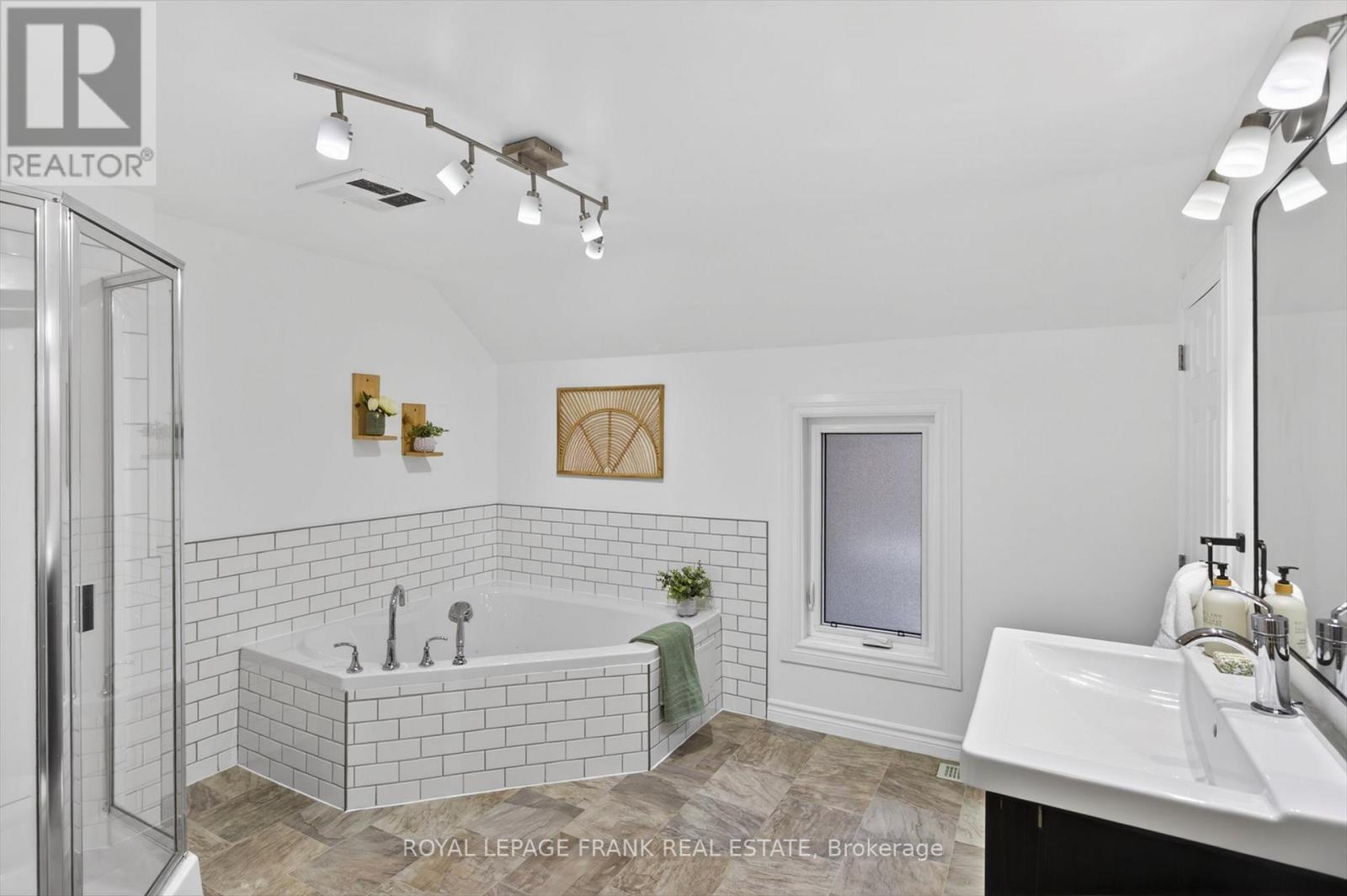 113 Princess Street, Peterborough (Town Ward 3), Ontario  K9J 2A8 - Photo 26 - X12990314