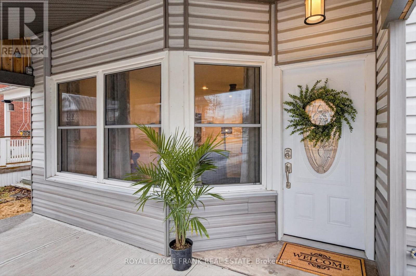 113 Princess Street, Peterborough (Town Ward 3), Ontario  K9J 2A8 - Photo 4 - X12990314