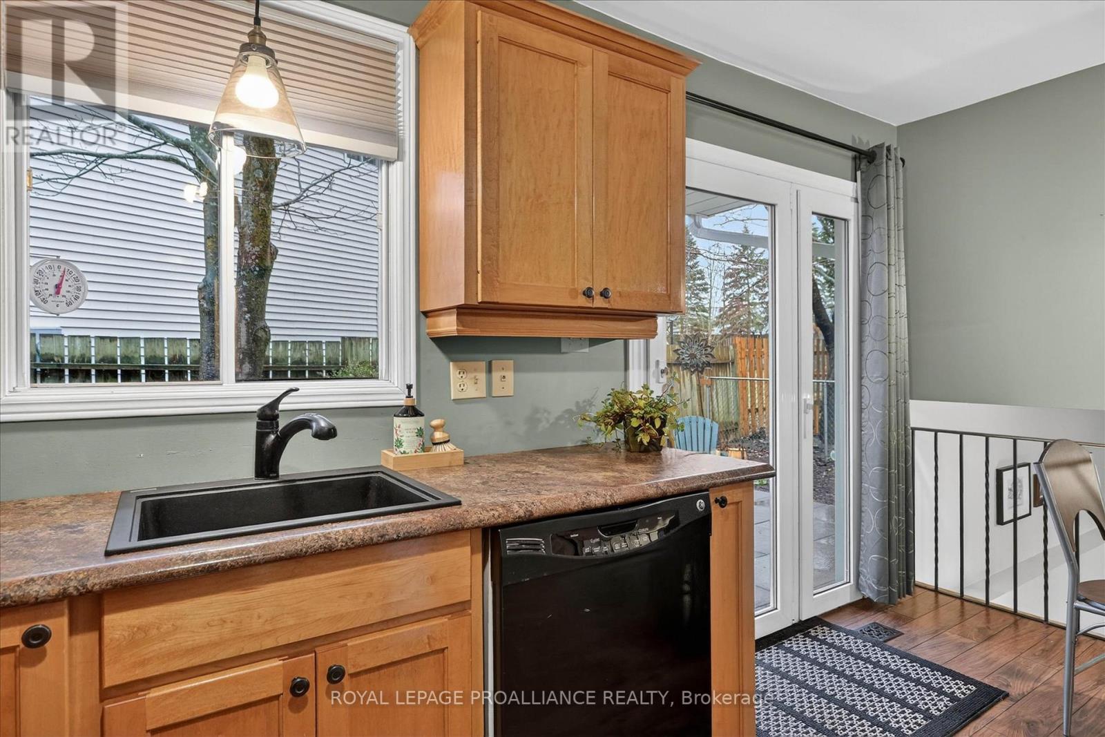 7 Daleview Court, Peterborough (Monaghan Ward 2), Ontario  K9J 8E6 - Photo 16 - X12990822