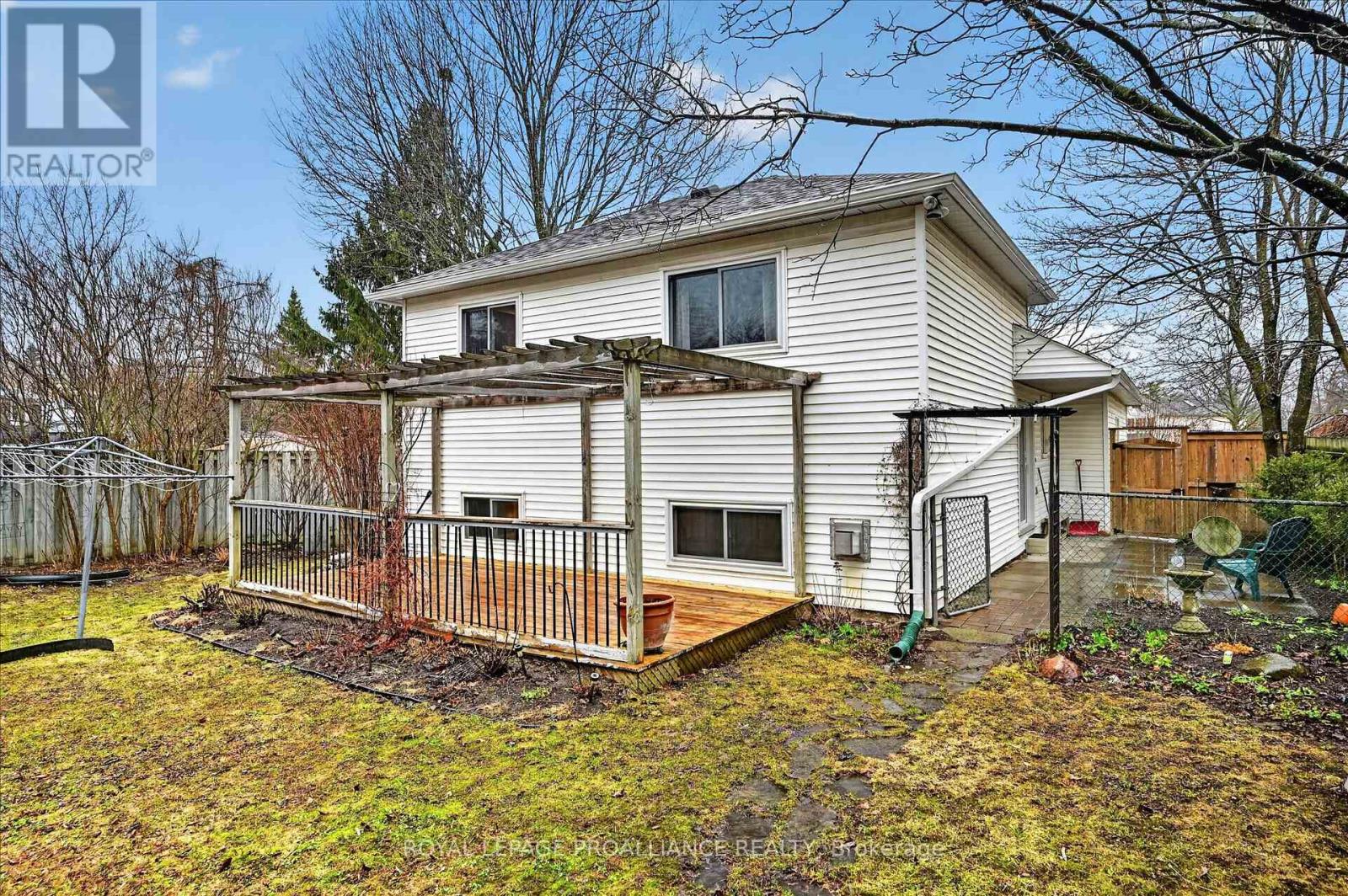 7 Daleview Court, Peterborough (Monaghan Ward 2), Ontario  K9J 8E6 - Photo 31 - X12990822