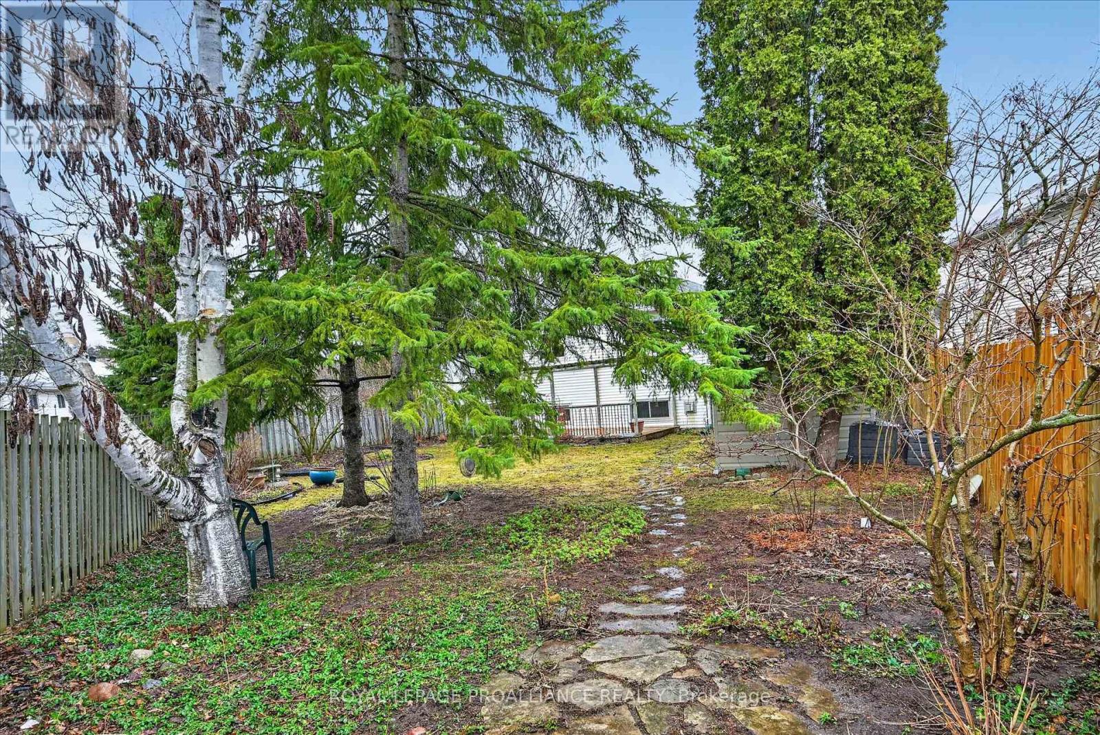 7 Daleview Court, Peterborough (Monaghan Ward 2), Ontario  K9J 8E6 - Photo 35 - X12990822