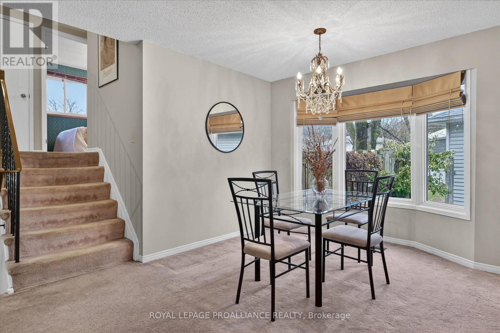 7 Daleview Court, Peterborough (Monaghan Ward 2), Ontario  K9J 8E6 - Photo 9 - X12990822