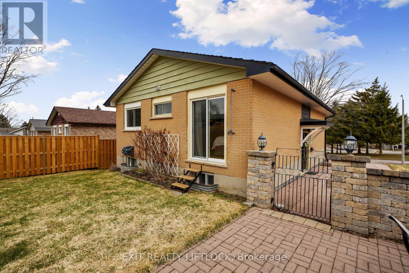 273 Maxwell Avenue, Peterborough (Ashburnham Ward 4), Ontario  K9J 1B4 - Photo 23 - X12991020