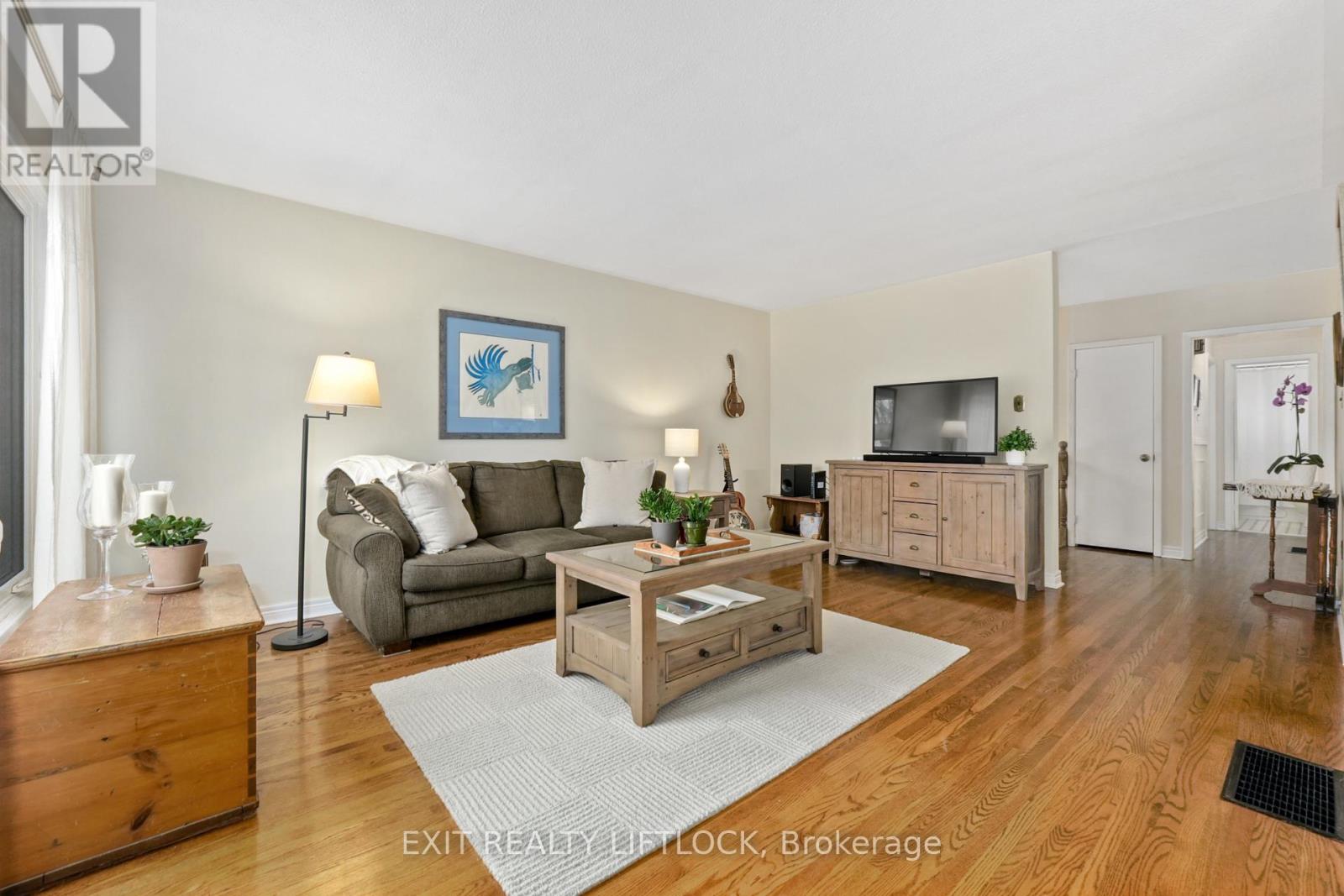 273 Maxwell Avenue, Peterborough (Ashburnham Ward 4), Ontario  K9J 1B4 - Photo 5 - X12991020