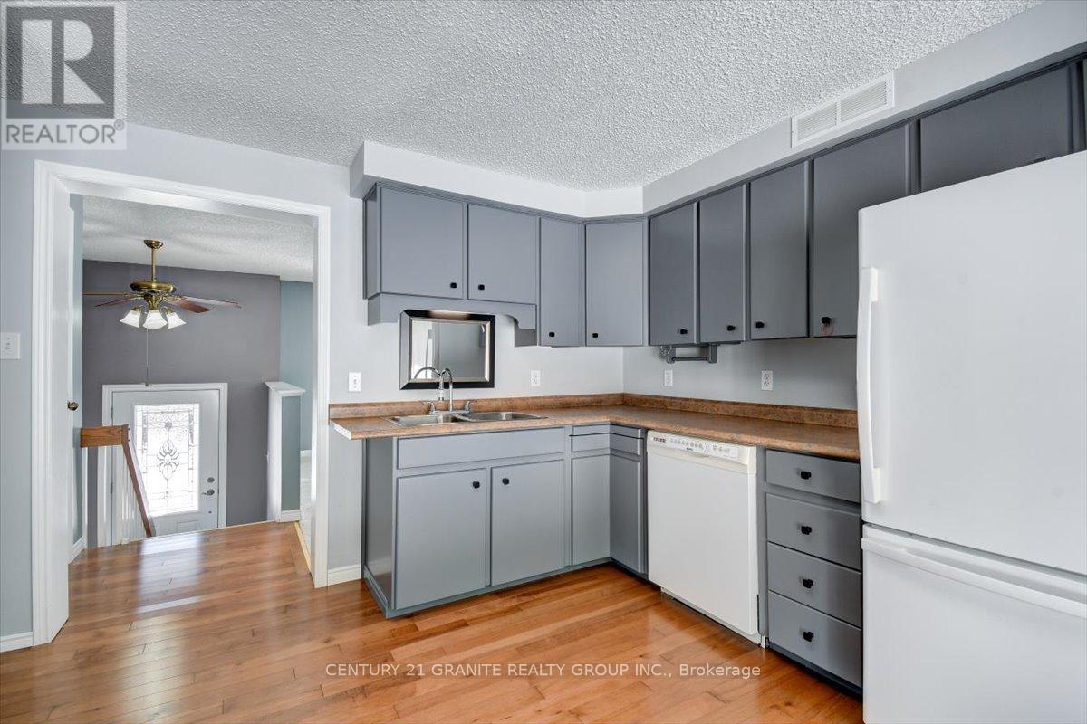 237 Clark Lake Road, Bancroft (Dungannon Ward), Ontario  K0L 1C0 - Photo 10 - X12991028