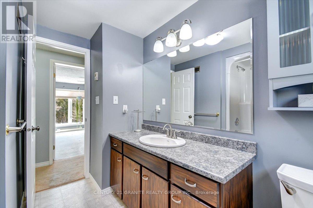 237 Clark Lake Road, Bancroft (Dungannon Ward), Ontario  K0L 1C0 - Photo 20 - X12991028