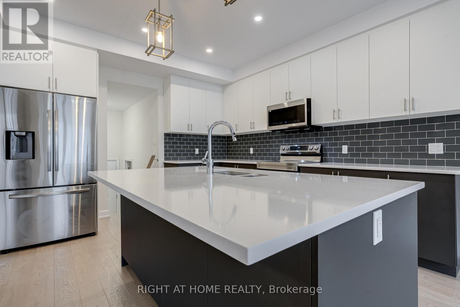 520 Clayton Avenue, Peterborough (Monaghan Ward 2), Ontario  K9K 0H5 - Photo 7 - X12991218