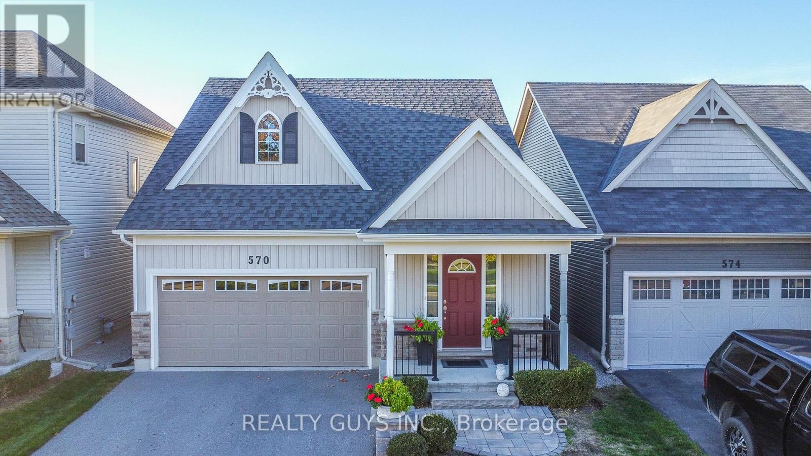 570 Grange Way, Peterborough (Northcrest Ward 5), Ontario  K9H 0G5 - Photo 2 - X12992044