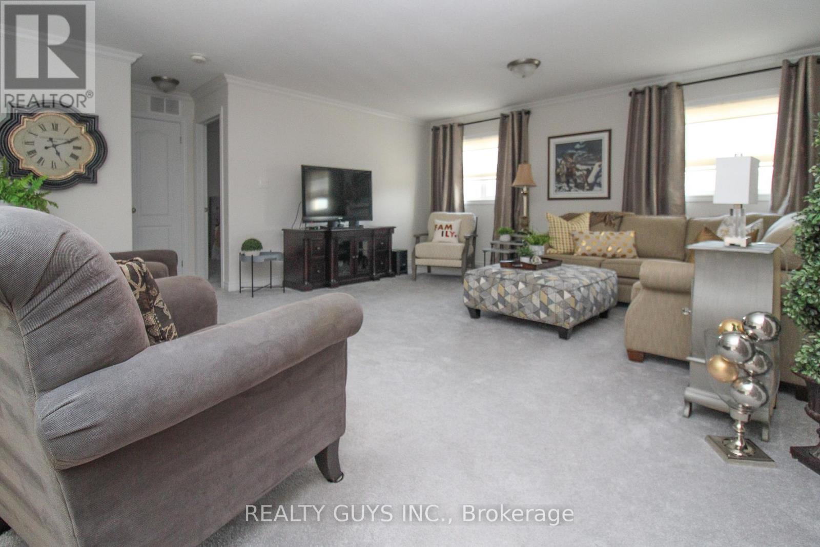 570 Grange Way, Peterborough (Northcrest Ward 5), Ontario  K9H 0G5 - Photo 35 - X12992044