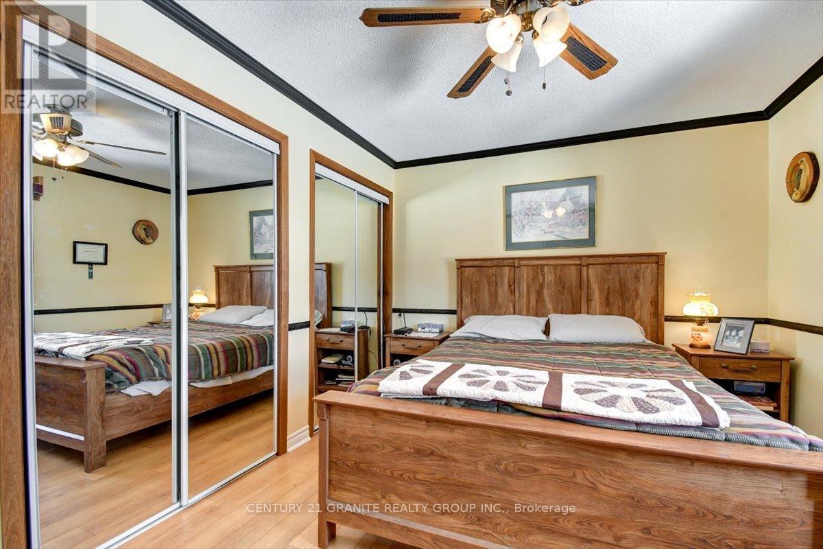 237 Maxwell Settlement Road, Bancroft (Bancroft Ward), Ontario  K0L 1C0 - Photo 16 - X12992120