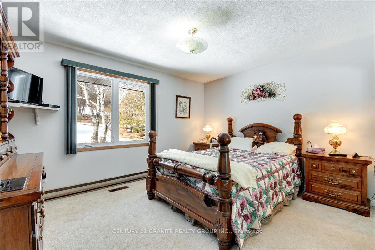 237 Maxwell Settlement Road, Bancroft (Bancroft Ward), Ontario  K0L 1C0 - Photo 18 - X12992120