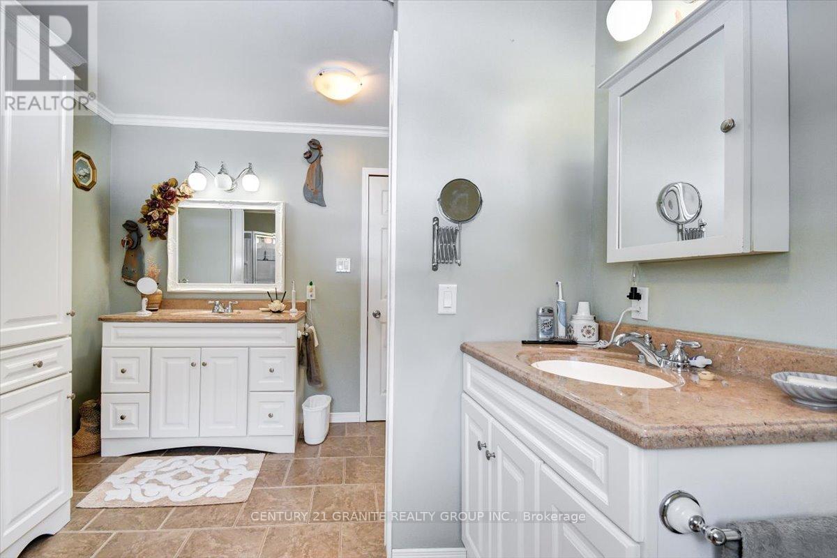 237 Maxwell Settlement Road, Bancroft (Bancroft Ward), Ontario  K0L 1C0 - Photo 22 - X12992120