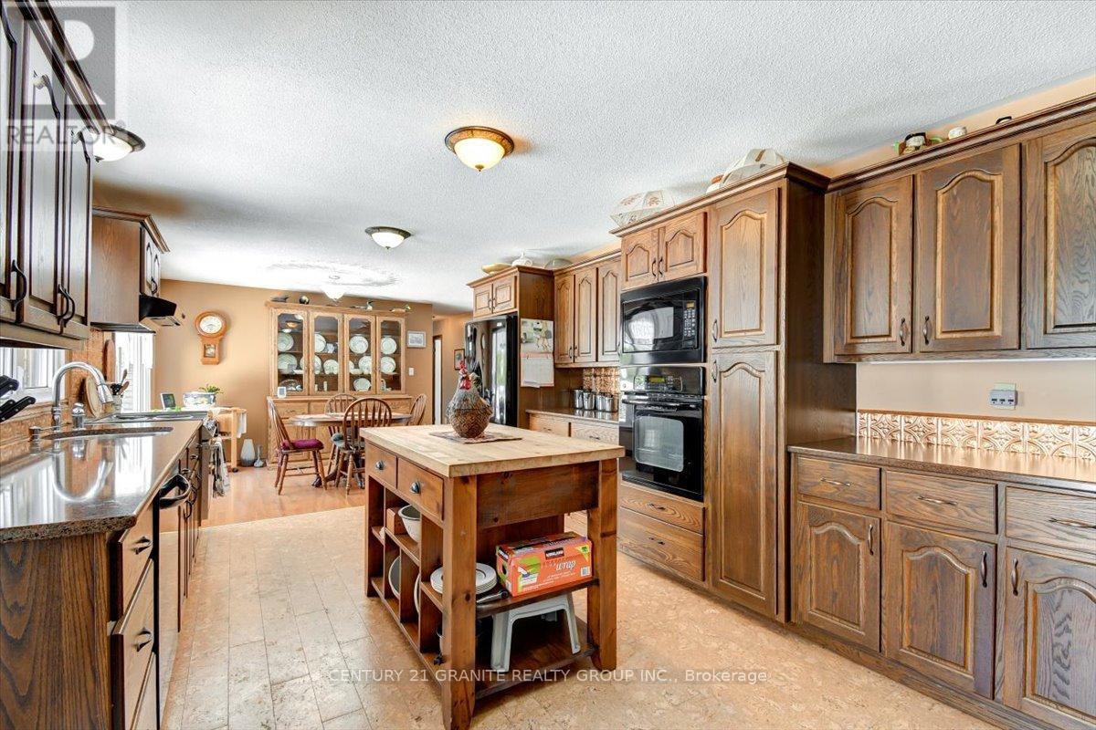 237 Maxwell Settlement Road, Bancroft (Bancroft Ward), Ontario  K0L 1C0 - Photo 3 - X12992120