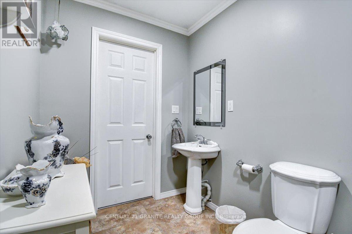 237 Maxwell Settlement Road, Bancroft (Bancroft Ward), Ontario  K0L 1C0 - Photo 35 - X12992120