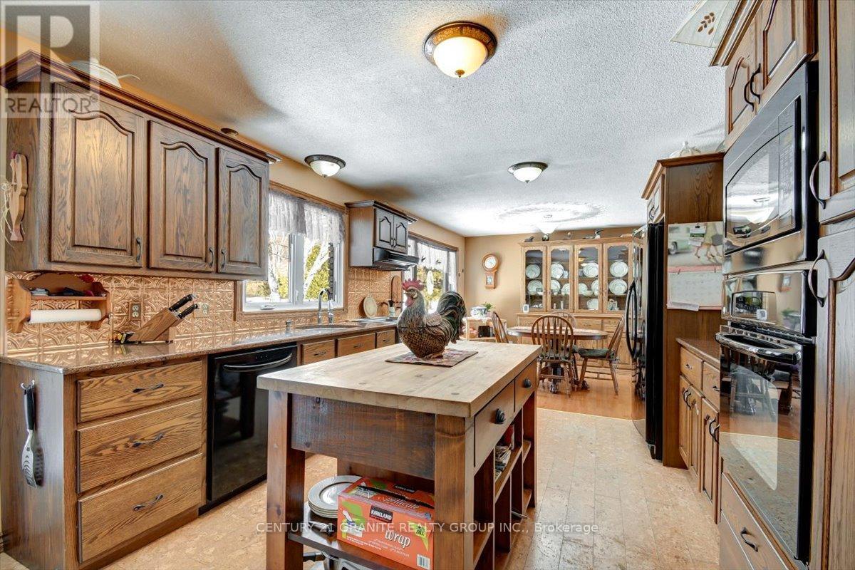 237 Maxwell Settlement Road, Bancroft (Bancroft Ward), Ontario  K0L 1C0 - Photo 4 - X12992120