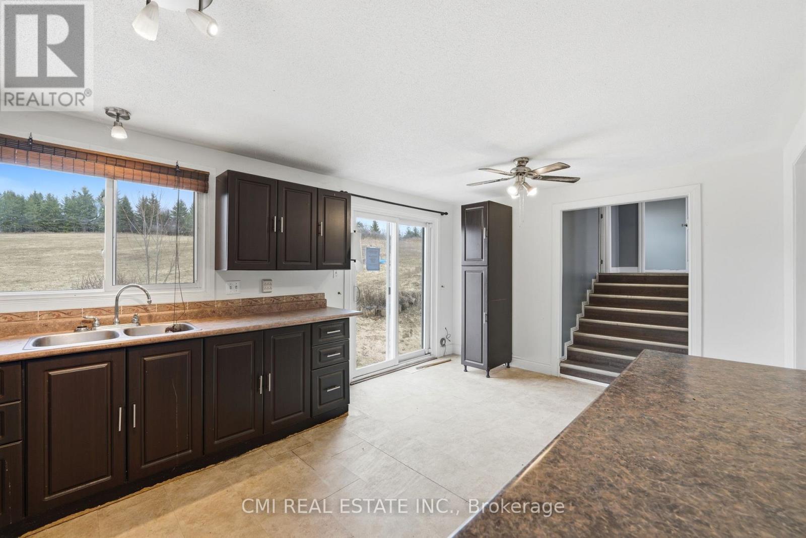 692 Emily Park Road, Kawartha Lakes (Omemee), Ontario  K0L 2W0 - Photo 11 - X12992450