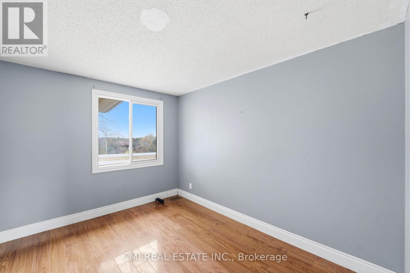 692 Emily Park Road, Kawartha Lakes (Omemee), Ontario  K0L 2W0 - Photo 19 - X12992450